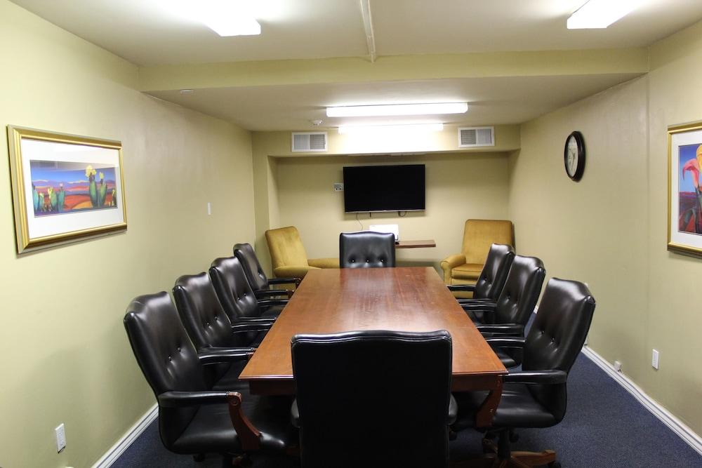 Hotel Ramada By Wyndham Cruces & Conference Center 3*